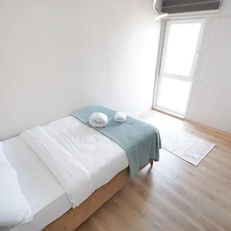 Two Bedroom King Deluxe Is9 *