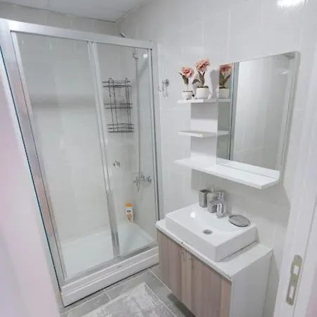 Two Bedroom King Deluxe Is9 * اسطنبول