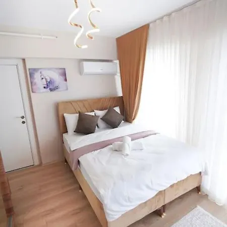 Two Bedroom King Deluxe Is9 *