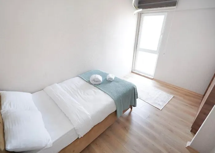 Two Bedroom King Deluxe Is9 *