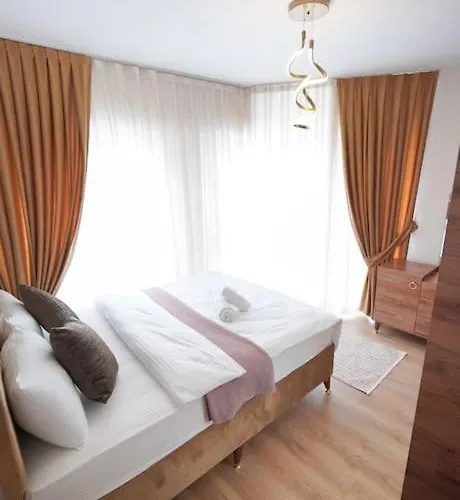 Two Bedroom King Deluxe Is9 *