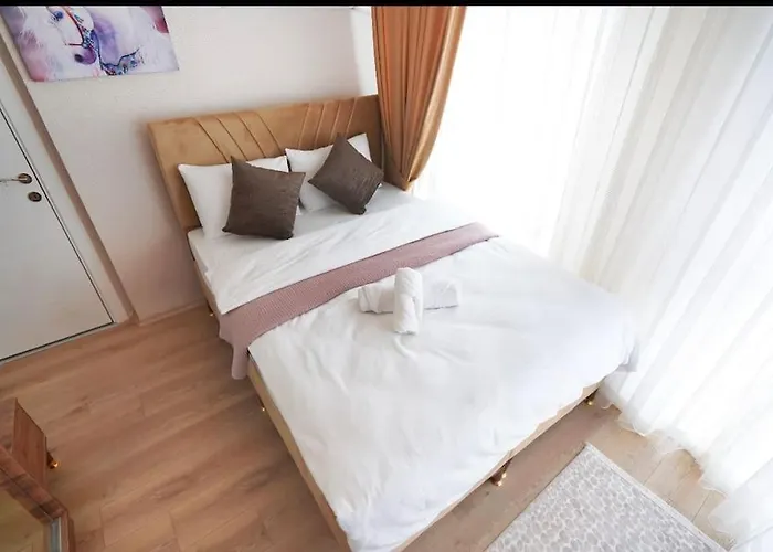 Two Bedroom King Deluxe Is9